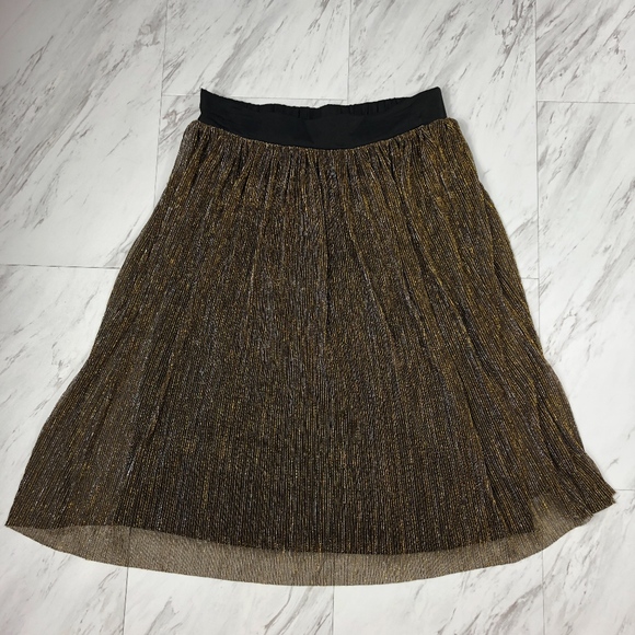Xhilaration Dresses & Skirts - Gorgeous Gold & Black Flare Skirt NWT!